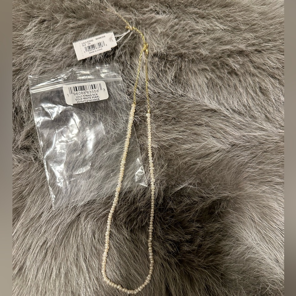 Kendra Scott necklace